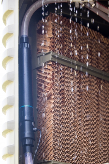 UV-C lampa - Sterilizátor na úpravu vody pri namontovanej jednotke ADRIAN-AIR® EV18KD u zákazníka