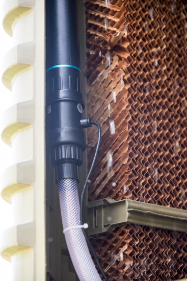 UV-C lampa - Sterilizátor na úpravu vody pri namontovanej jednotke ADRIAN-AIR® EV18KD u zákazníka